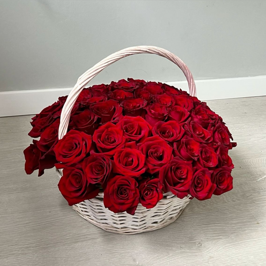 Grand Scarlet Basket