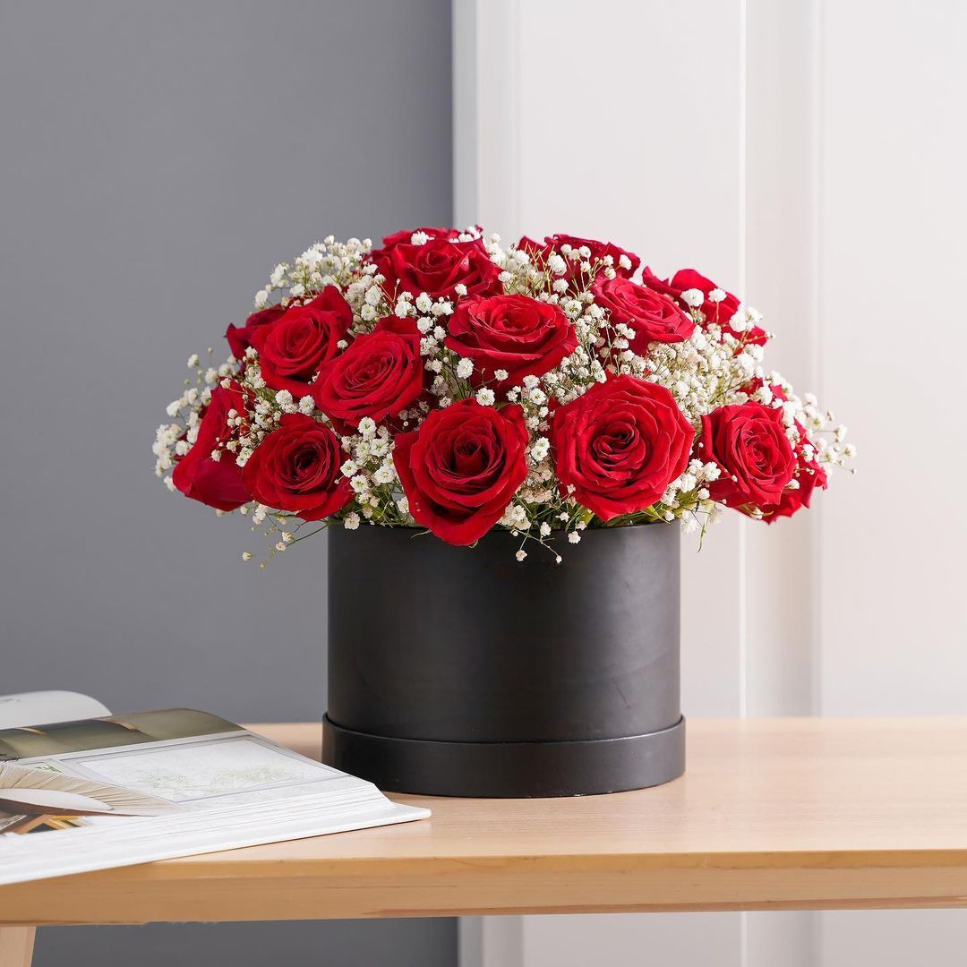 Red Roses with Gypsophila Hatbox